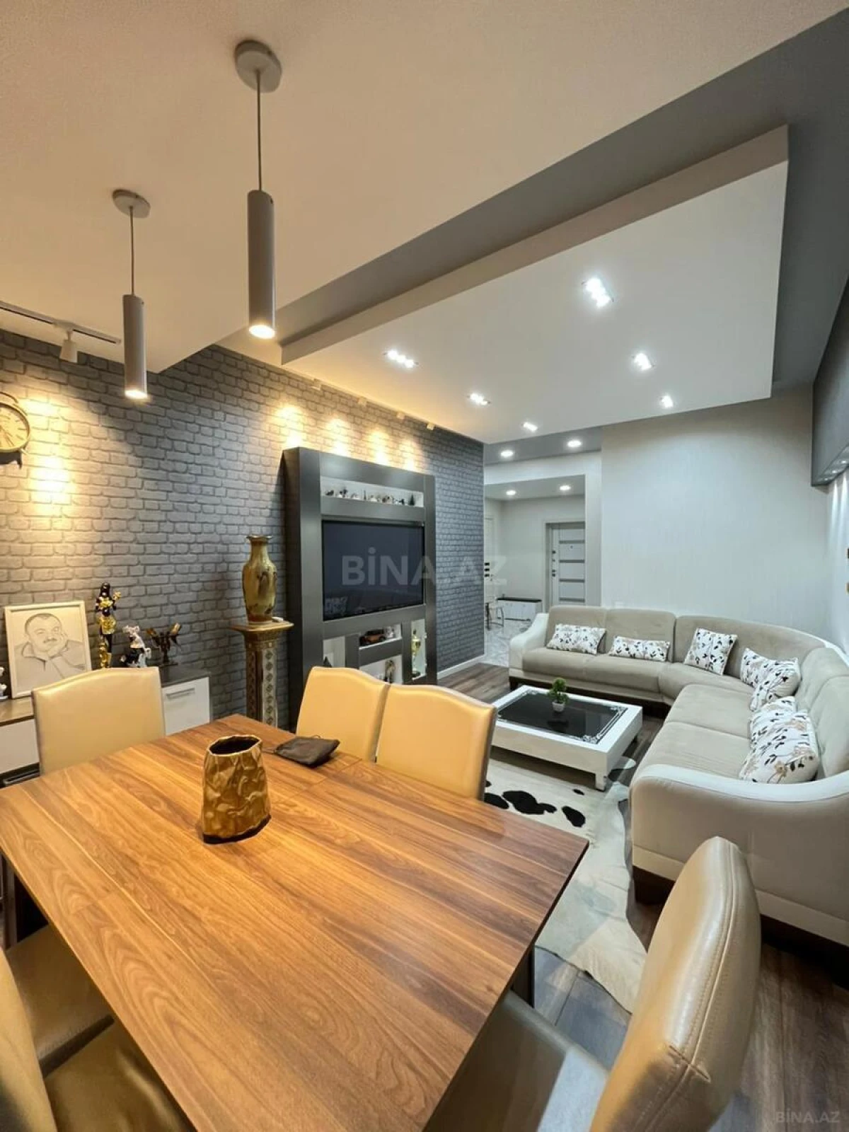 Satılır 3 otaqlı mənzil 110 m²