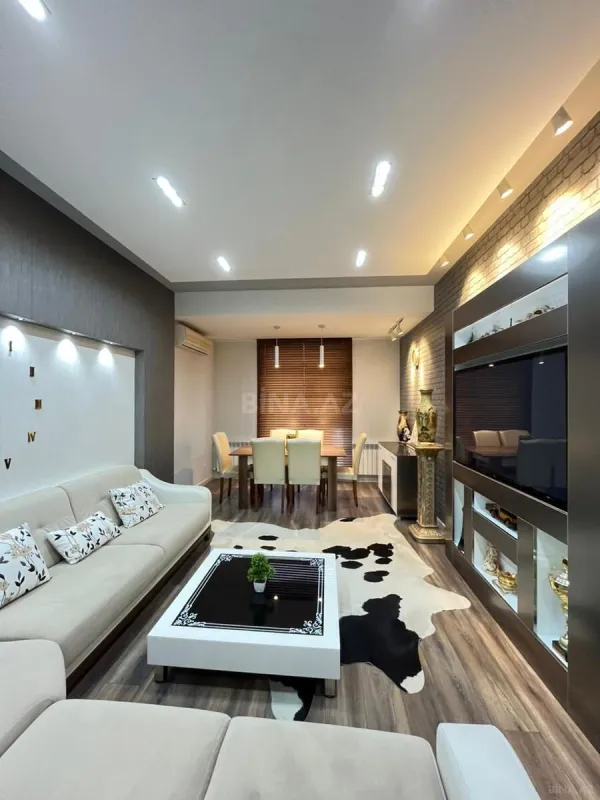 Satılır 3 otaqlı mənzil 110 m²