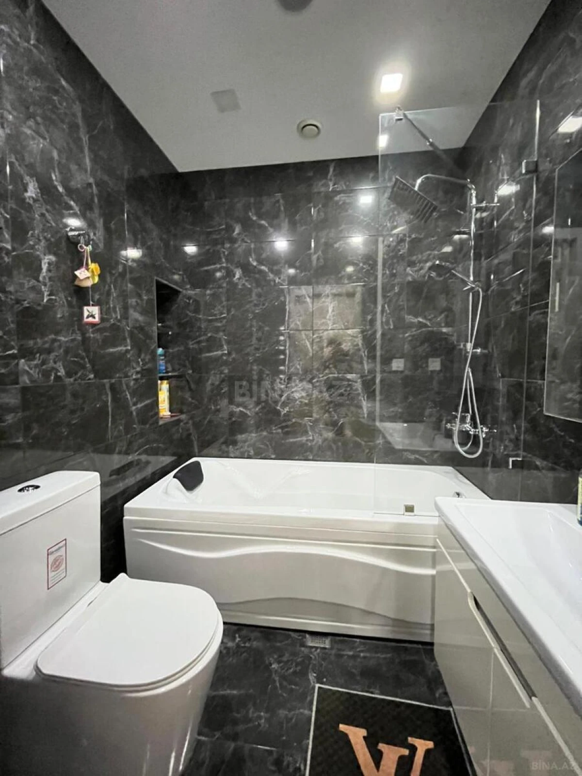 Satılır 3 otaqlı mənzil 110 m²