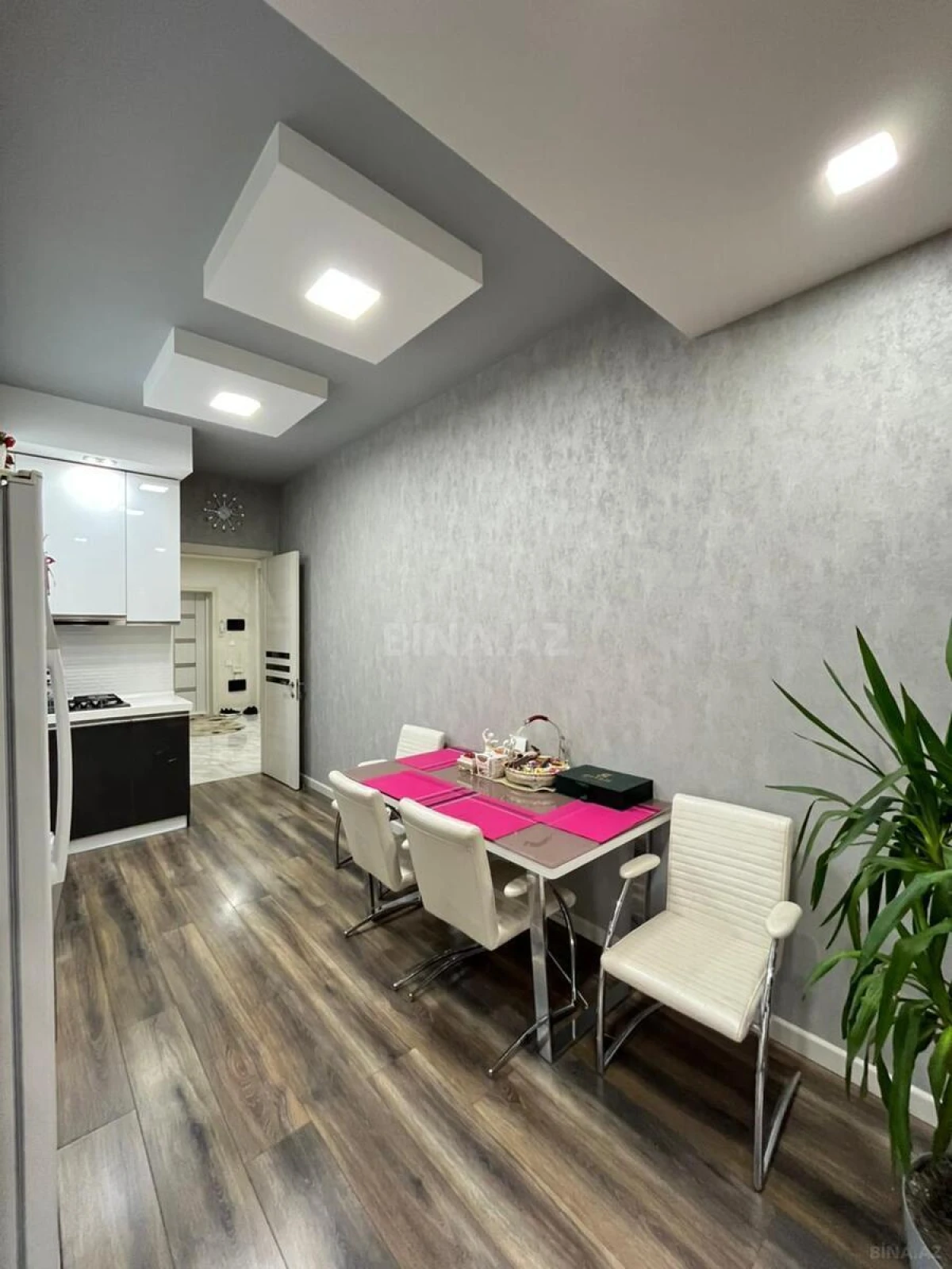 Satılır 3 otaqlı mənzil 110 m²