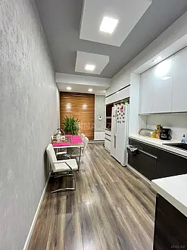 Satılır 3 otaqlı mənzil 110 m²