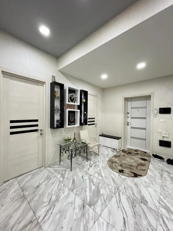 Satılır 3 otaqlı mənzil 110 m²