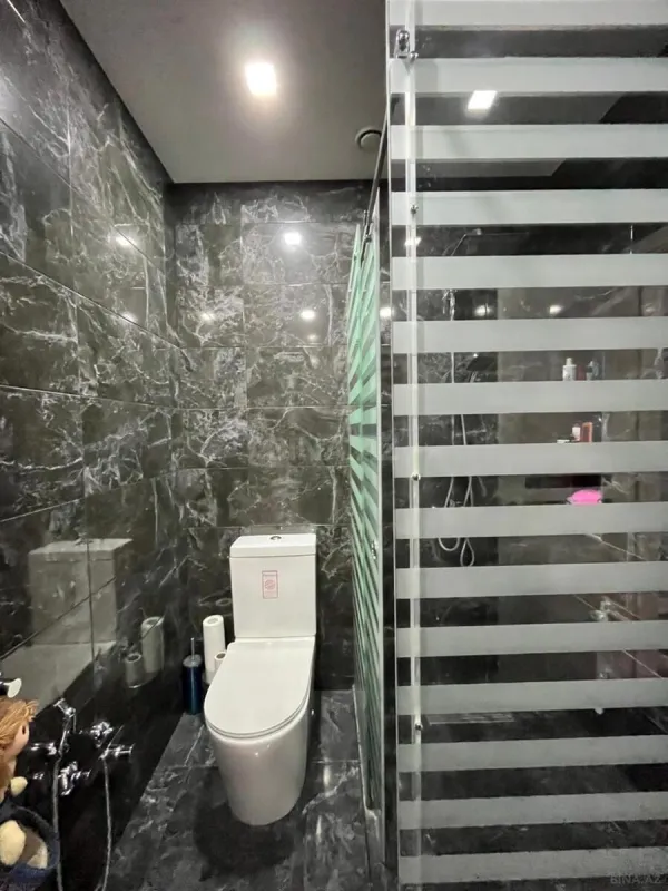 Satılır 3 otaqlı mənzil 110 m²