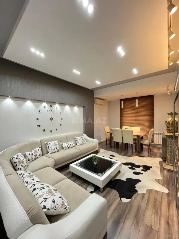 Satılır 3 otaqlı mənzil 110 m²