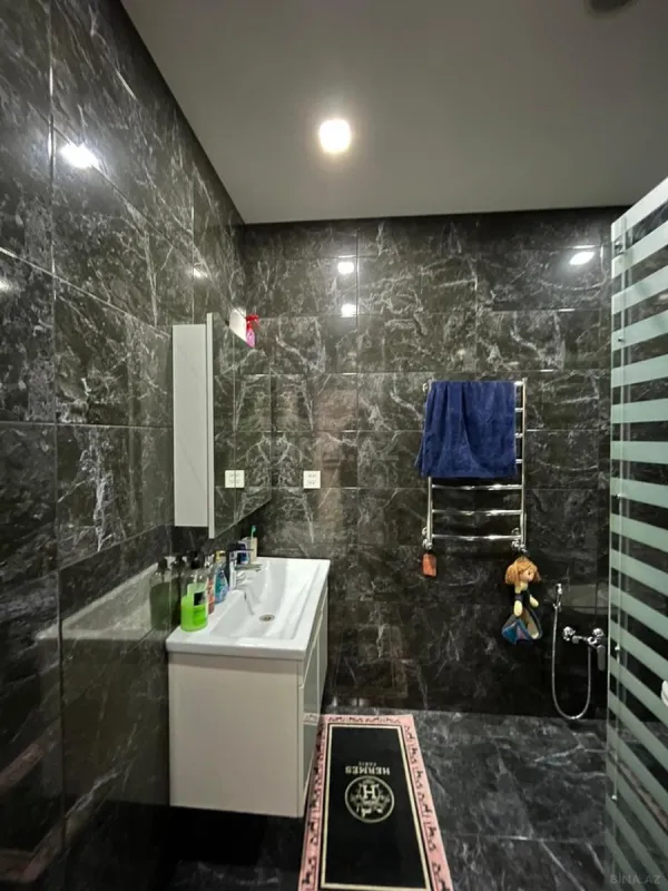 Satılır 3 otaqlı mənzil 110 m²