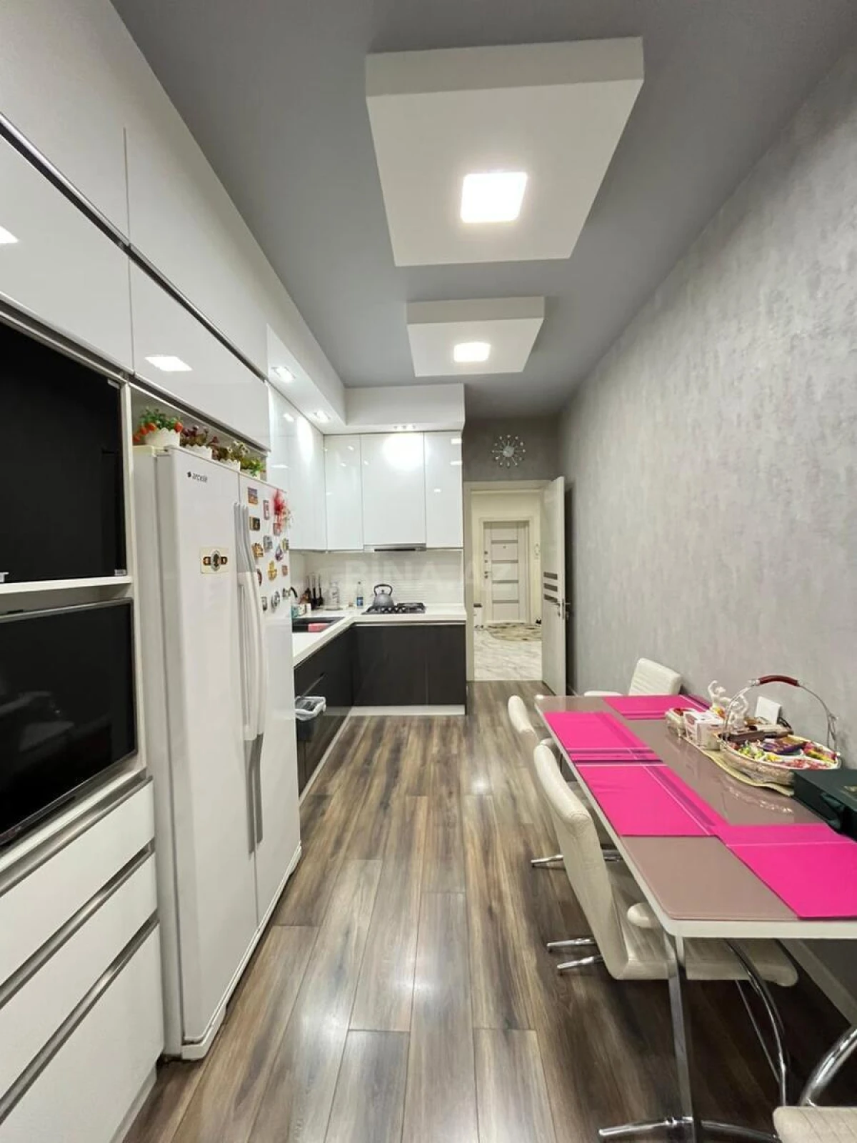 Satılır 3 otaqlı mənzil 110 m²