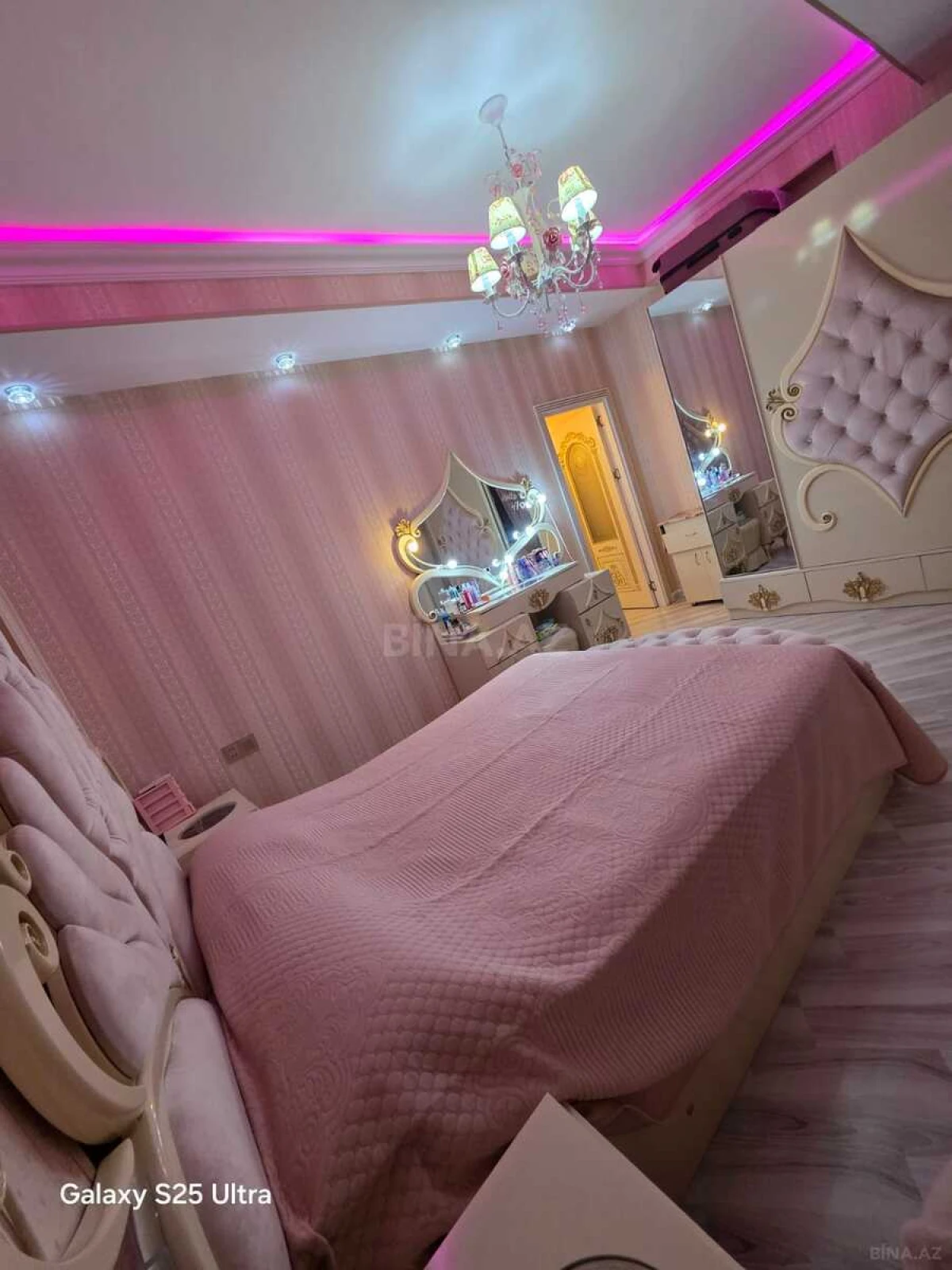 Satılır 2 otaqlı mənzil 84 m²