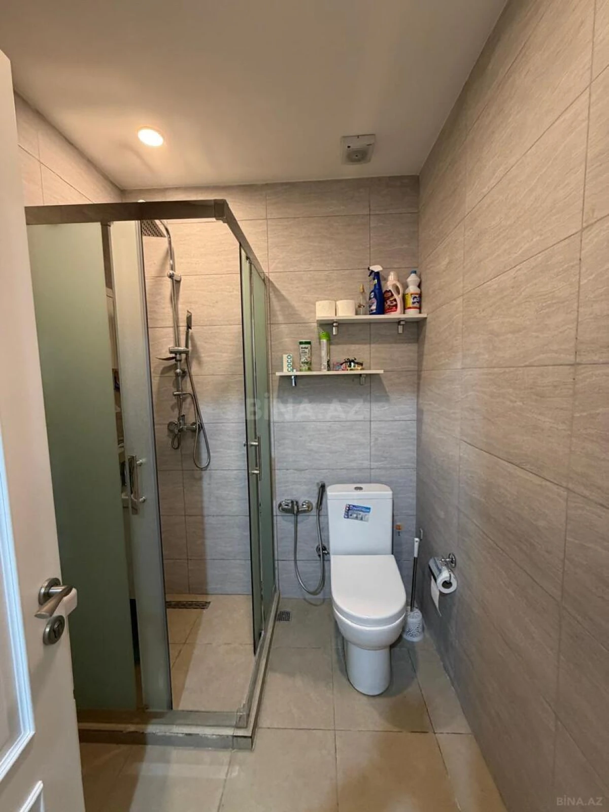 Kirayə verilir 2 otaqlı mənzil 70 m²