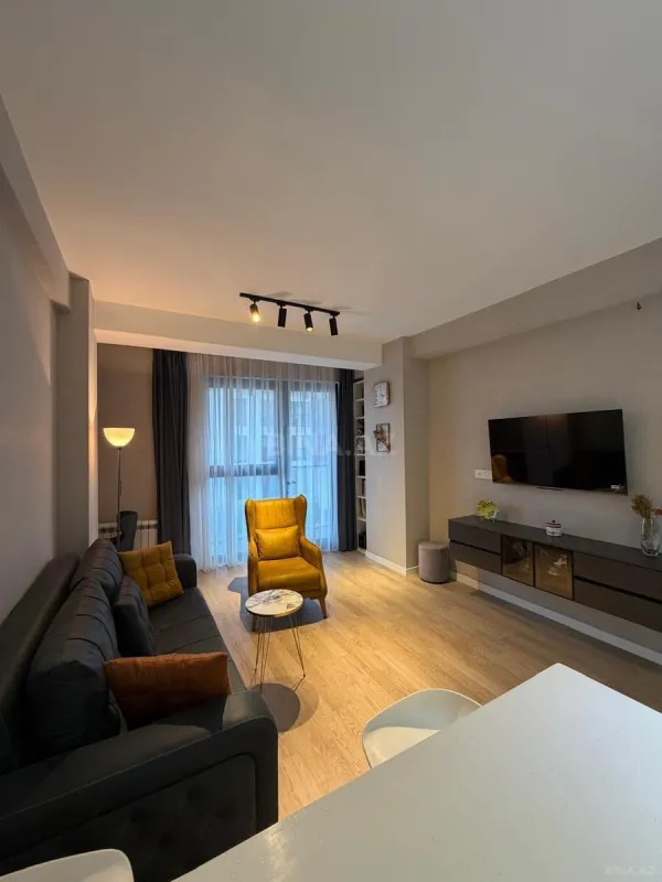 Kirayə verilir 2 otaqlı mənzil 70 m²