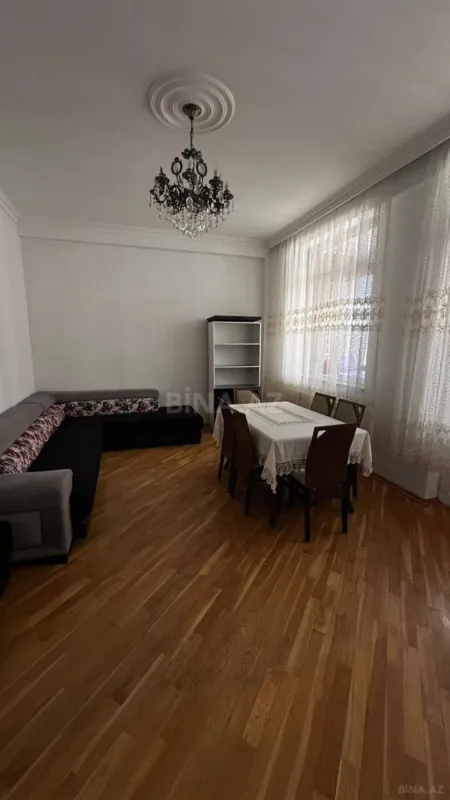 Kirayə verilir 3 otaqlı mənzil 100 m²