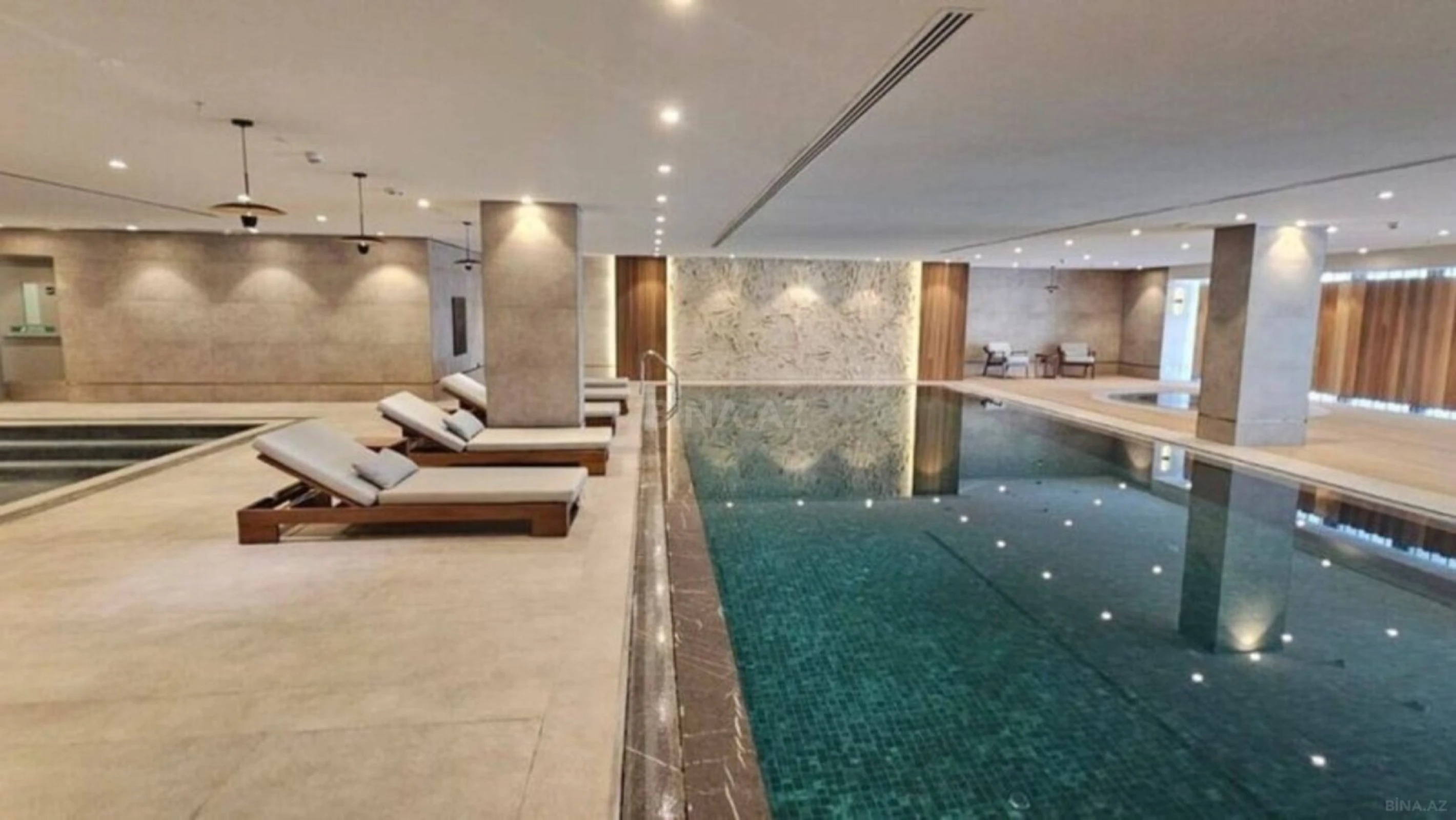 Satılır 3 otaqlı mənzil 162 m²