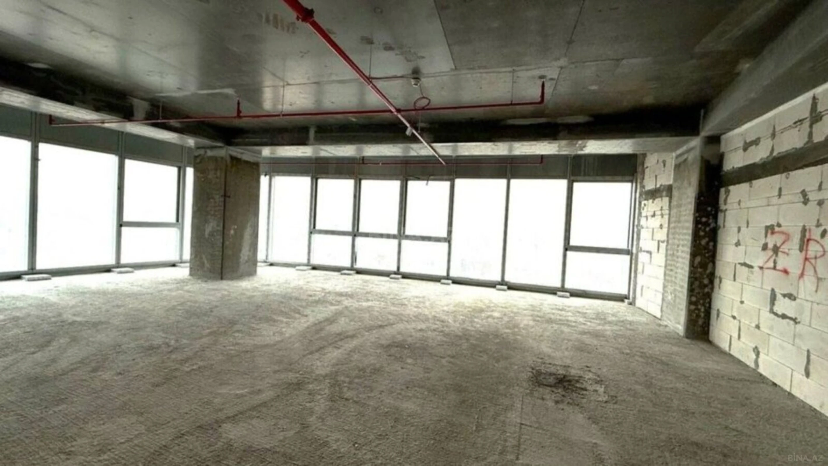 Satılır 3 otaqlı mənzil 162 m²