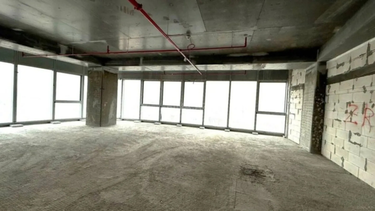 Satılır 3 otaqlı mənzil 162 m²