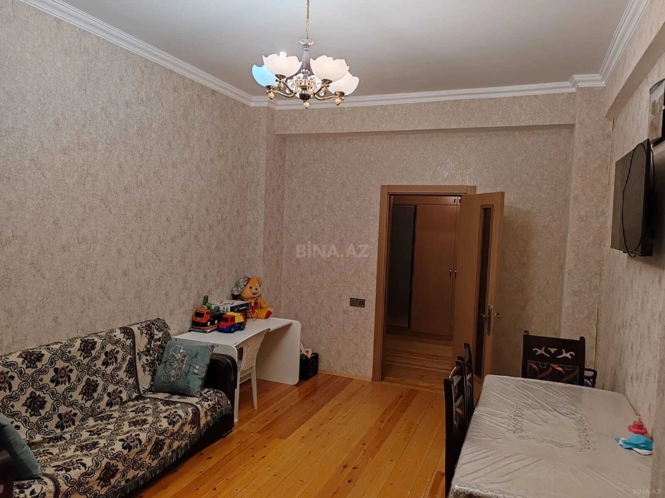 Satılır 3 otaqlı mənzil 107 m²