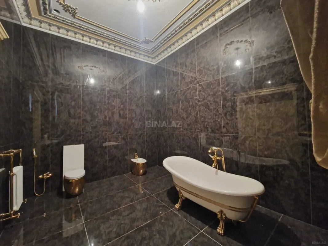 Satılır 5 otaqlı mənzil 220 m²