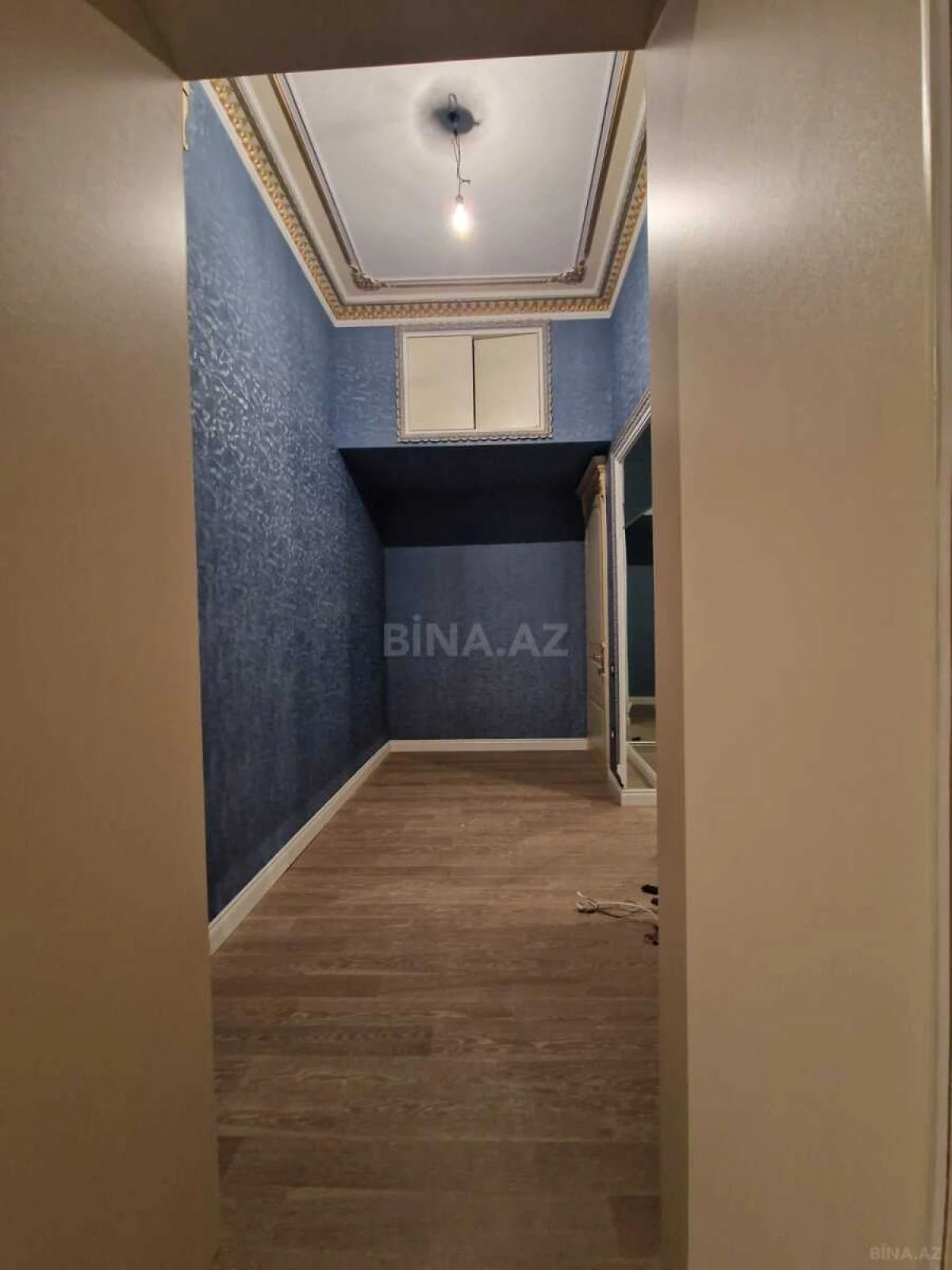 Satılır 5 otaqlı mənzil 220 m²