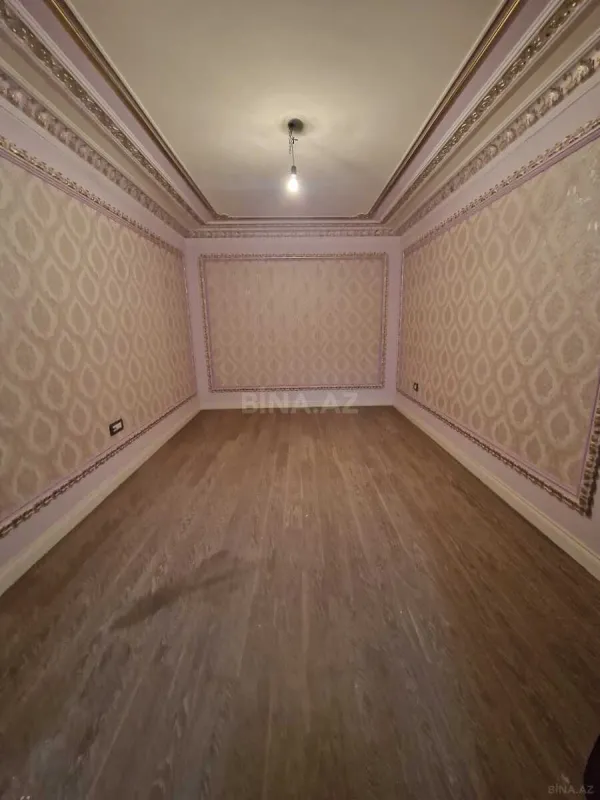 Satılır 5 otaqlı mənzil 220 m²