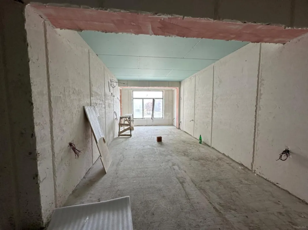 Satılır 3 otaqlı mənzil 121.4 m²