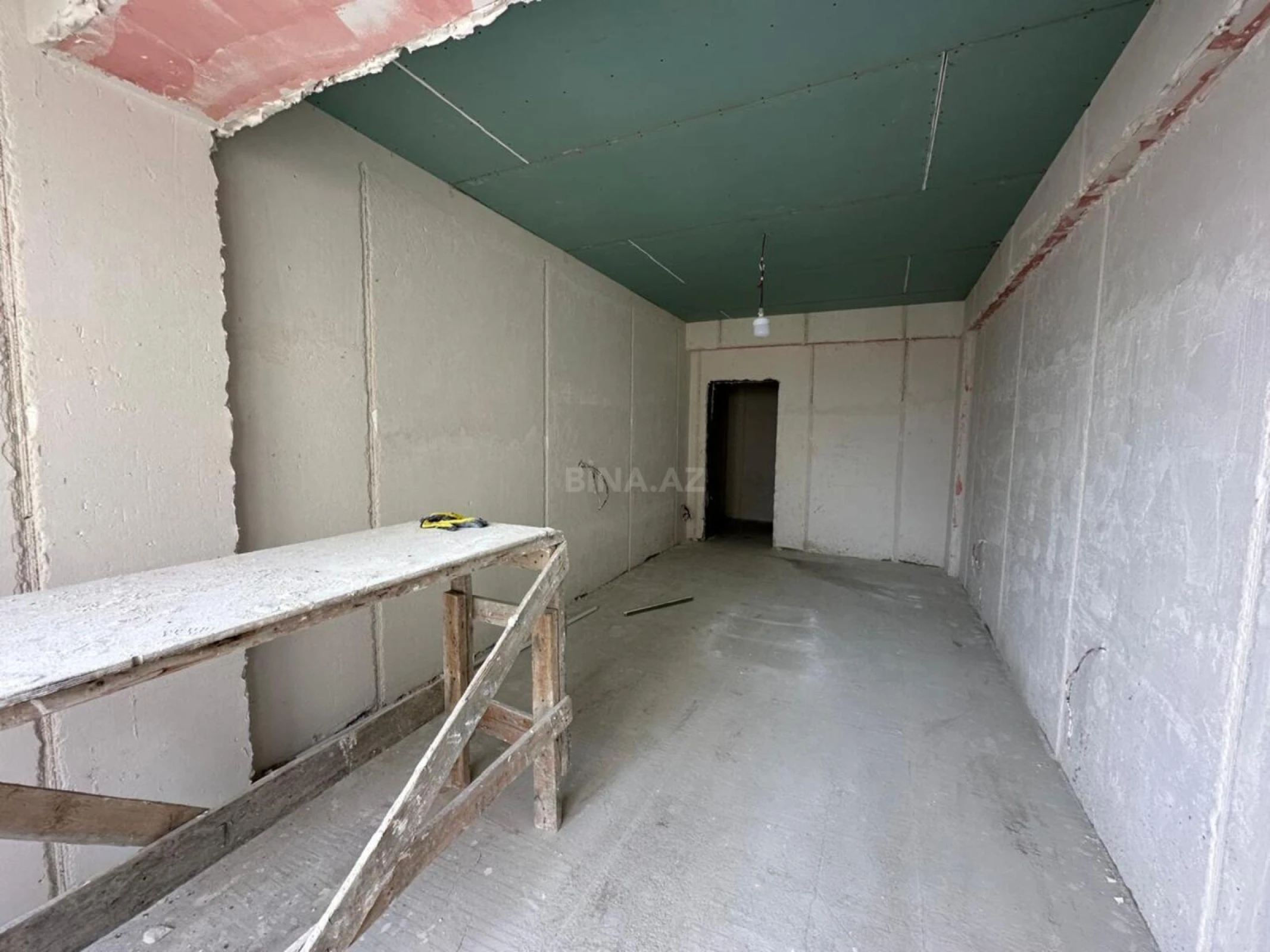 Satılır 3 otaqlı mənzil 121.4 m²