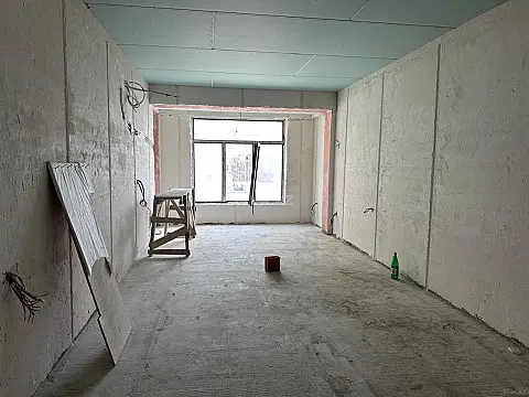 Satılır 3 otaqlı mənzil 121.4 m²