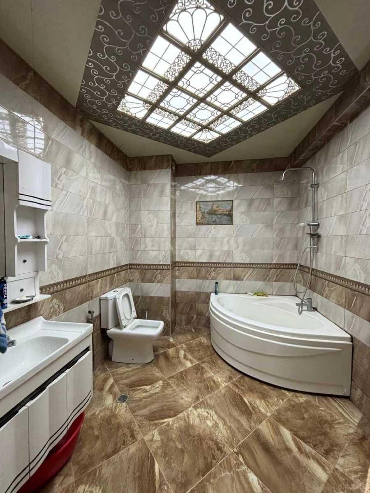 Satılır 4 otaqlı mənzil 192 m²