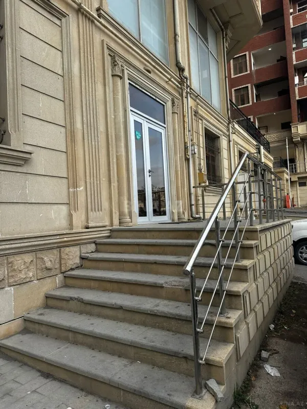 Kirayə verilir 5 otaqlı ofis 142 m²