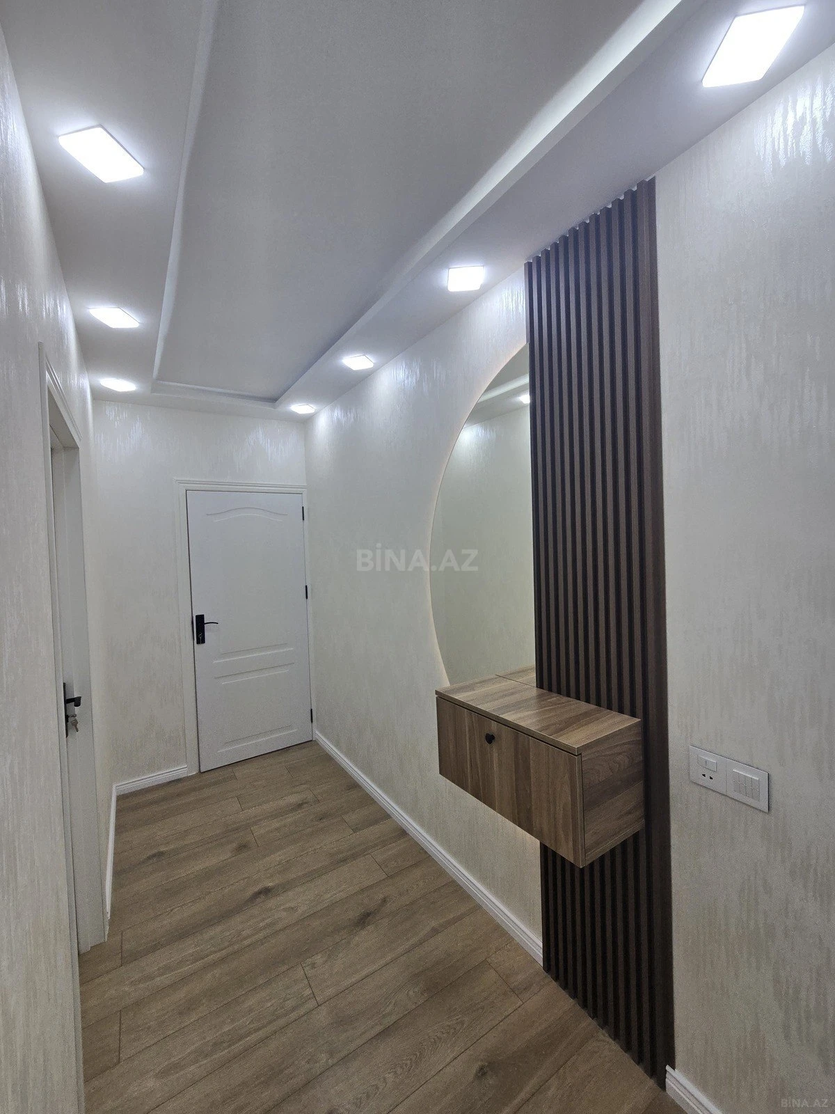 Satılır 2 otaqlı mənzil 70 m²