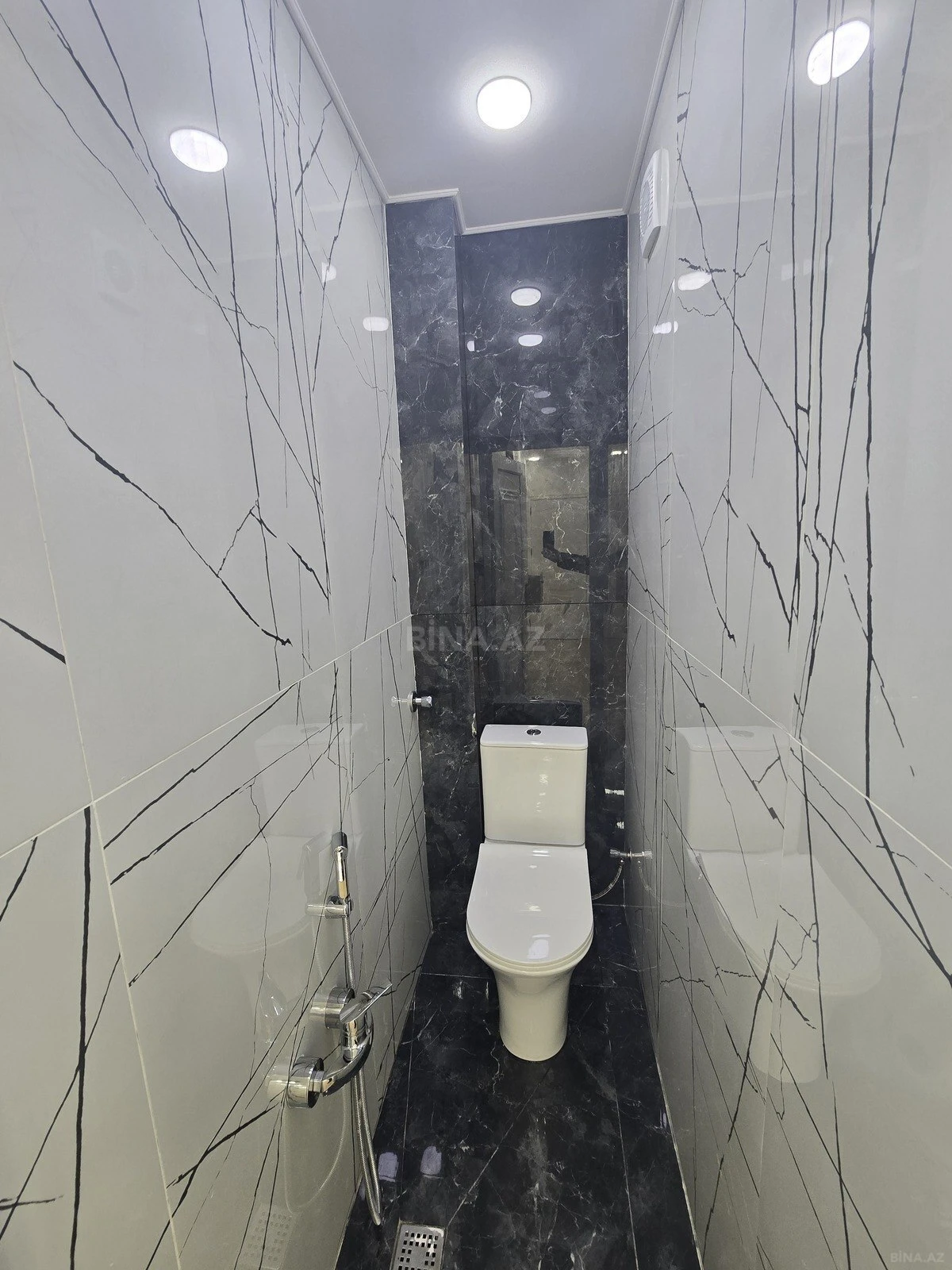 Satılır 2 otaqlı mənzil 70 m²
