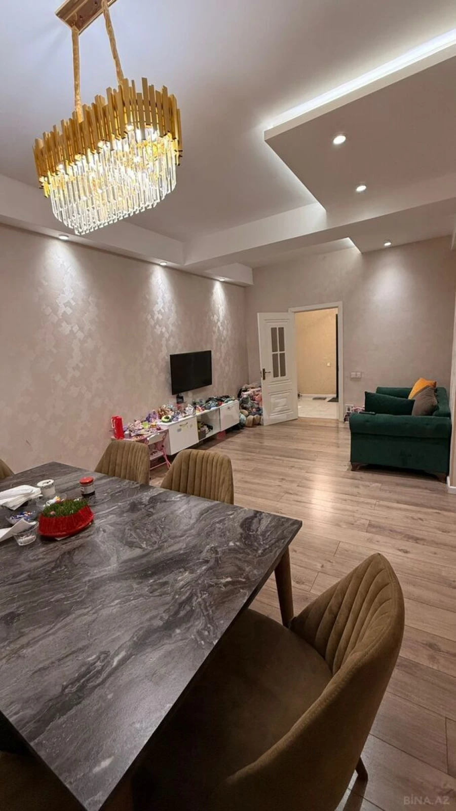 Satılır 2 otaqlı mənzil 77 m²
