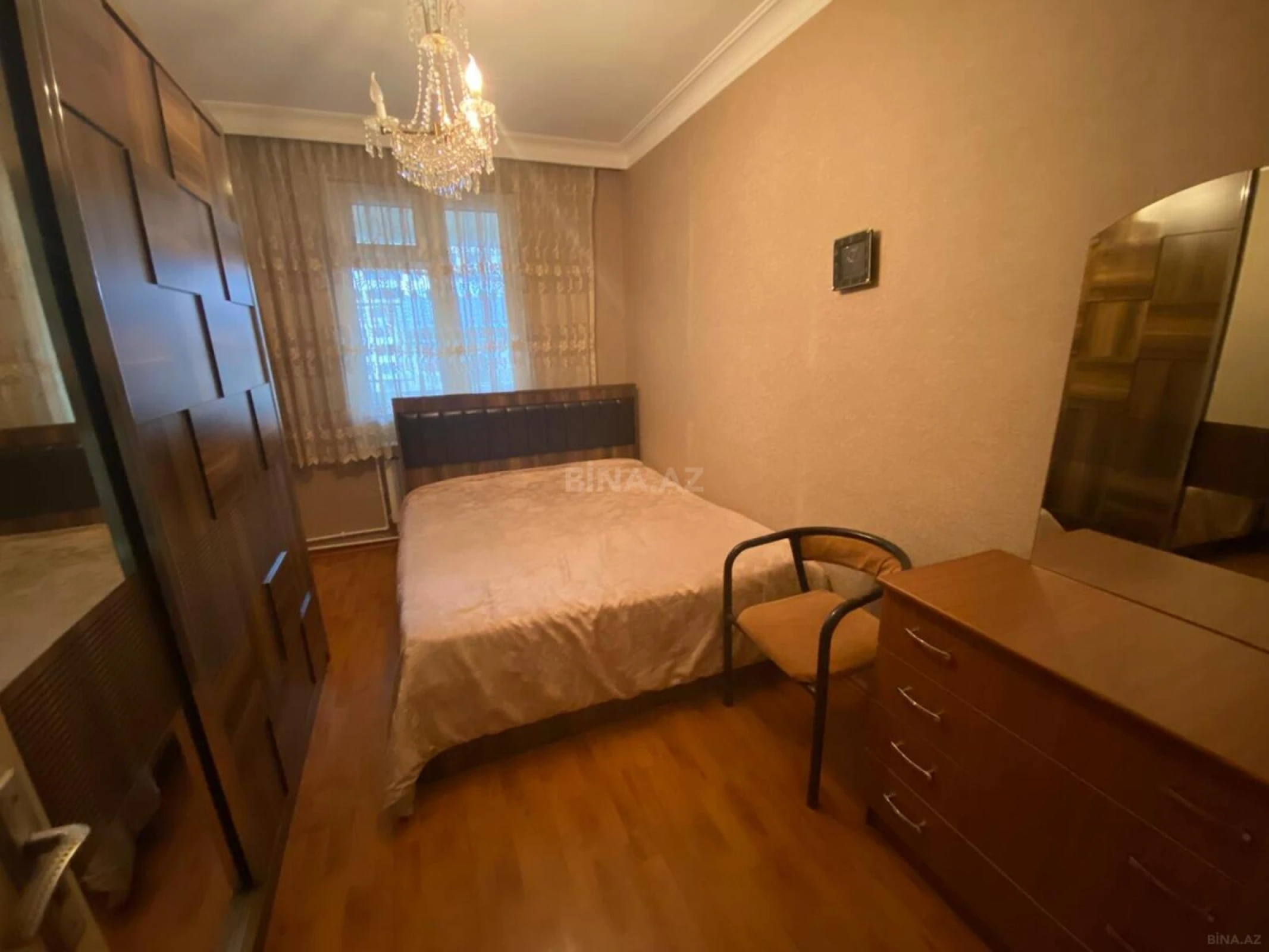 Satılır 4 otaqlı mənzil 97 m²