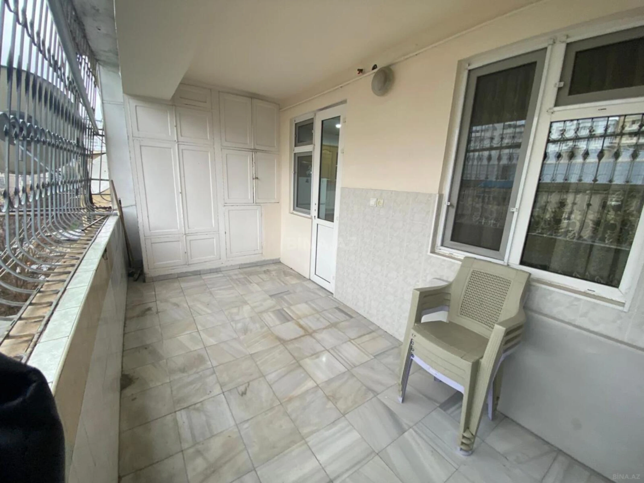 Satılır 4 otaqlı mənzil 97 m²