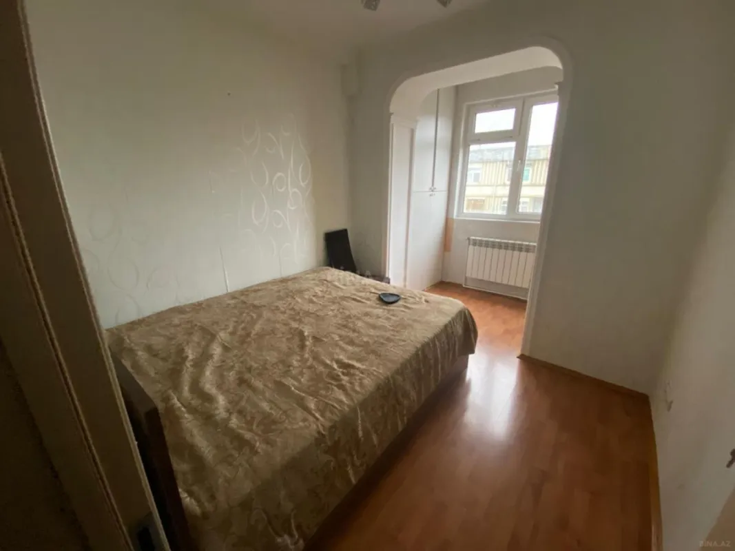 Satılır 4 otaqlı mənzil 97 m²