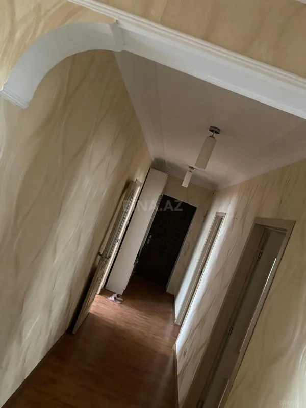 Satılır 4 otaqlı mənzil 97 m²