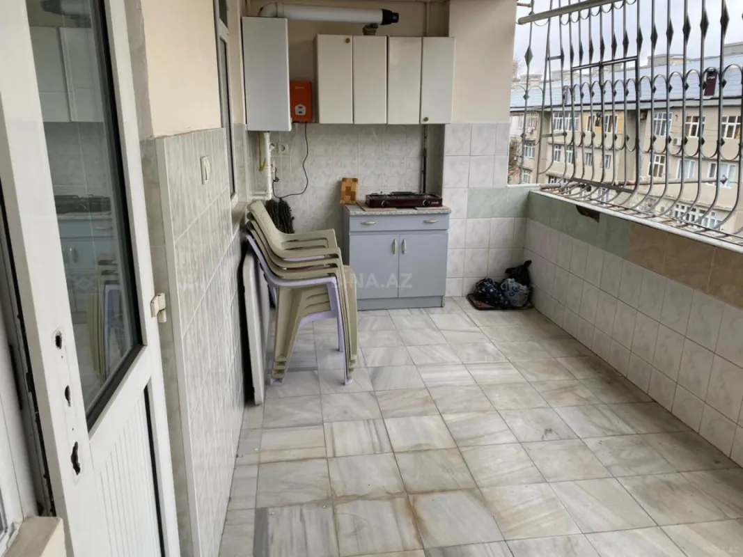 Satılır 4 otaqlı mənzil 97 m²