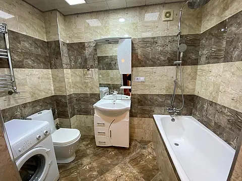 Satılır 4 otaqlı mənzil 97 m²