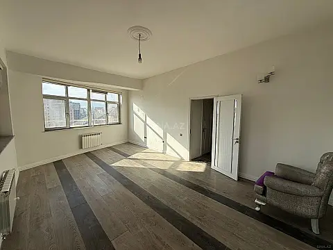 Satılır 2 otaqlı mənzil 112 m²