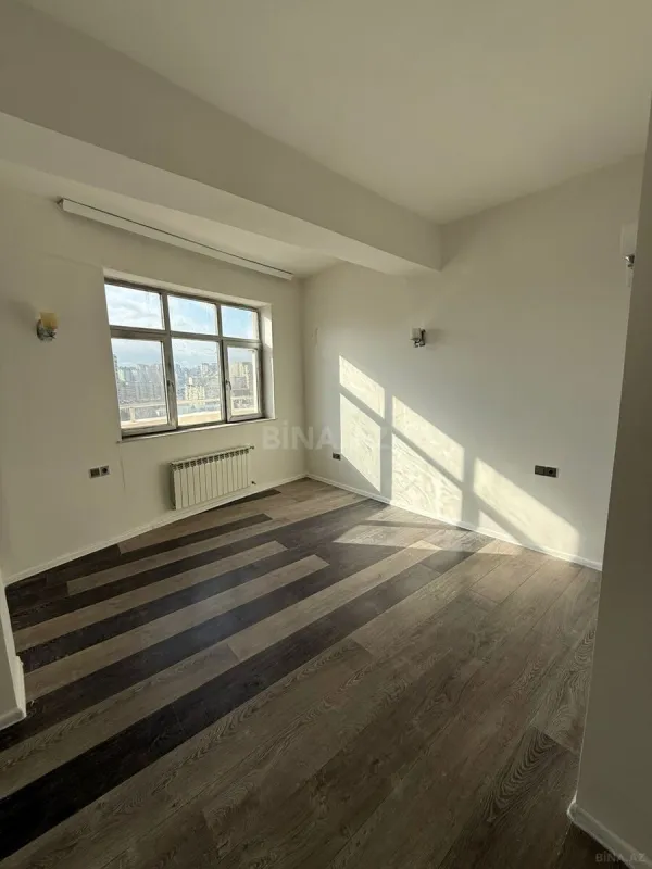 Satılır 2 otaqlı mənzil 112 m²