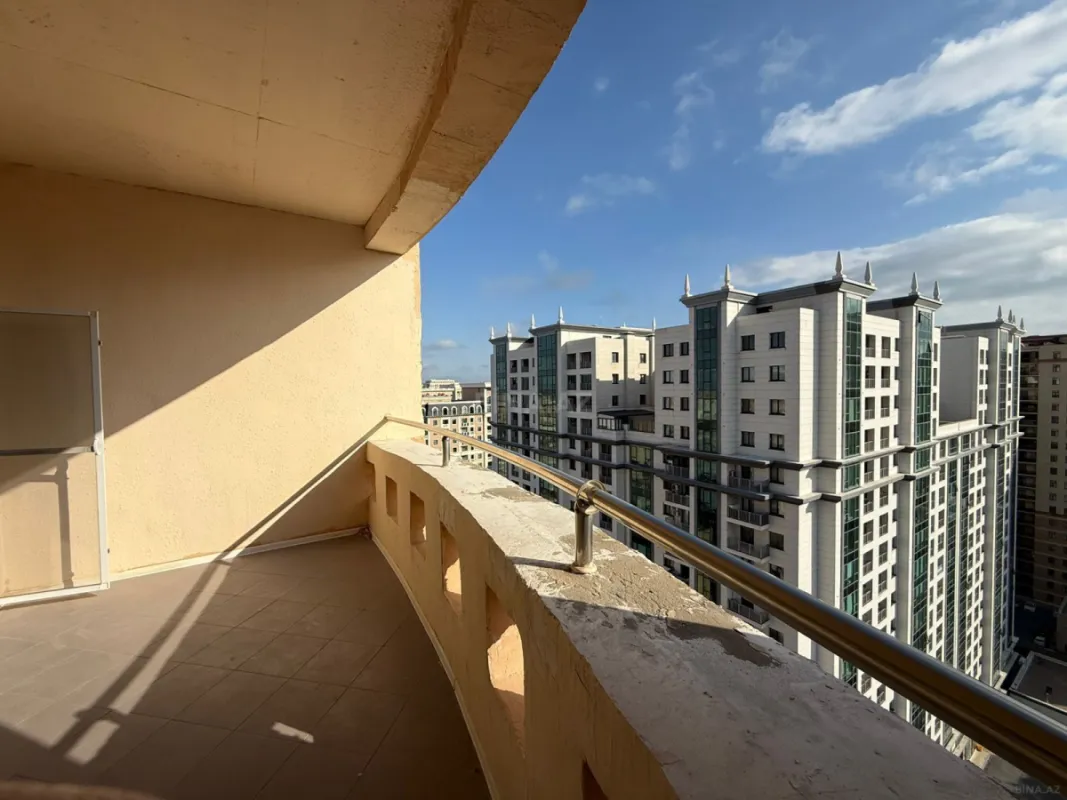 Satılır 2 otaqlı mənzil 112 m²