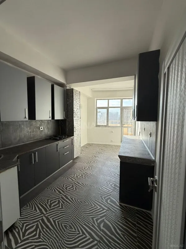 Satılır 2 otaqlı mənzil 112 m²