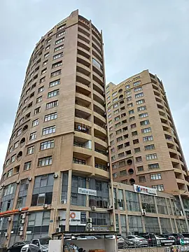 Satılır 2 otaqlı mənzil 112 m²