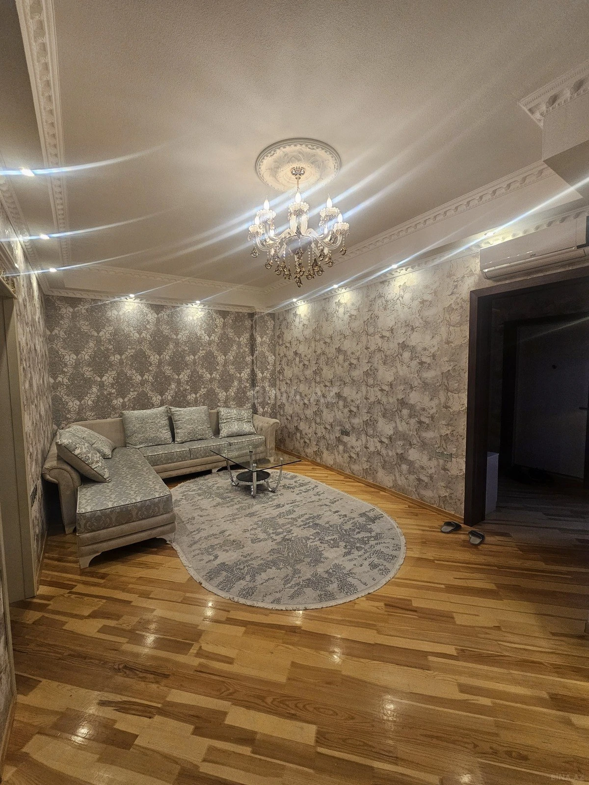 Satılır 1 otaqlı mənzil 62 m²
