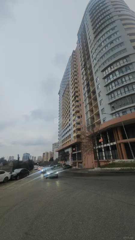 Satılır 1 otaqlı mənzil 62 m²