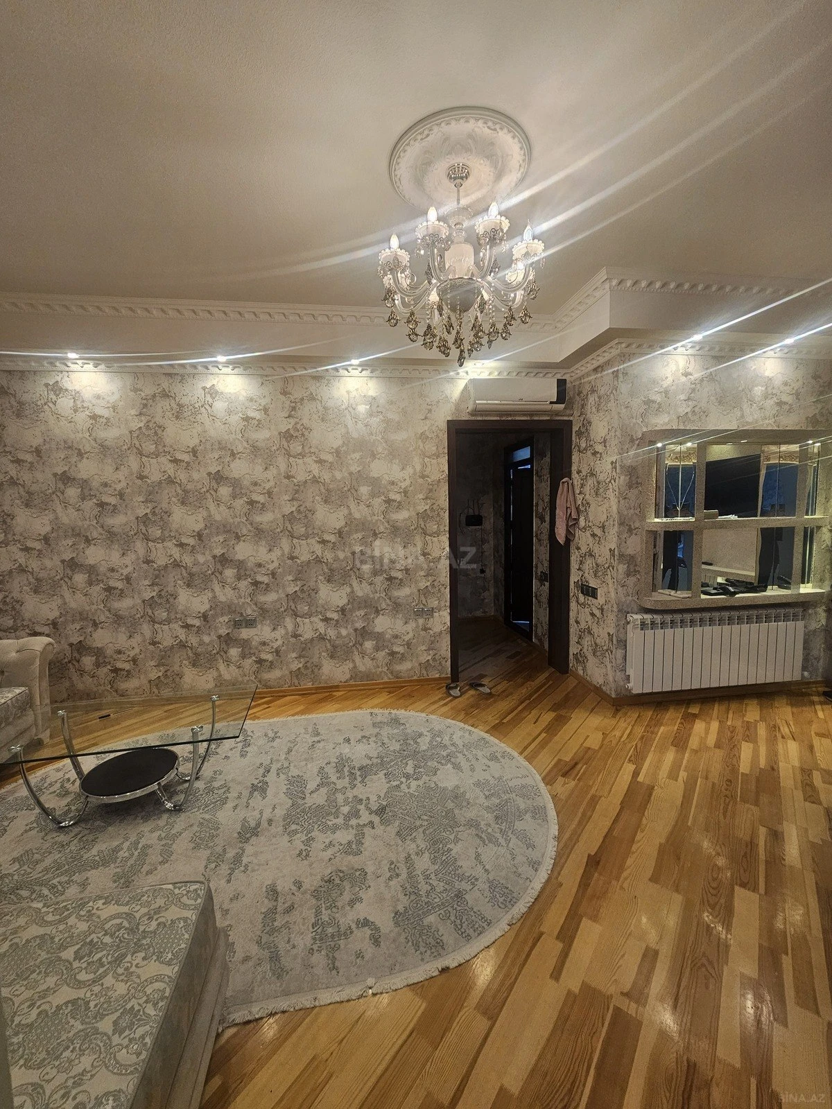 Satılır 1 otaqlı mənzil 62 m²