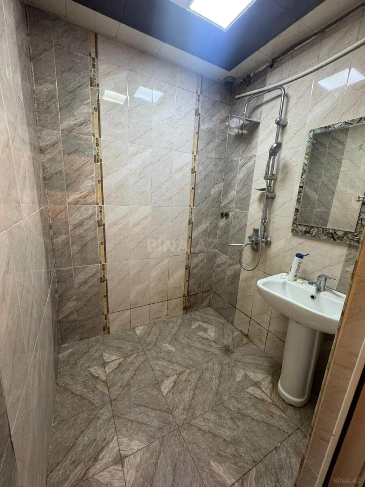 Kirayə verilir 3 otaqlı mənzil 70 m²