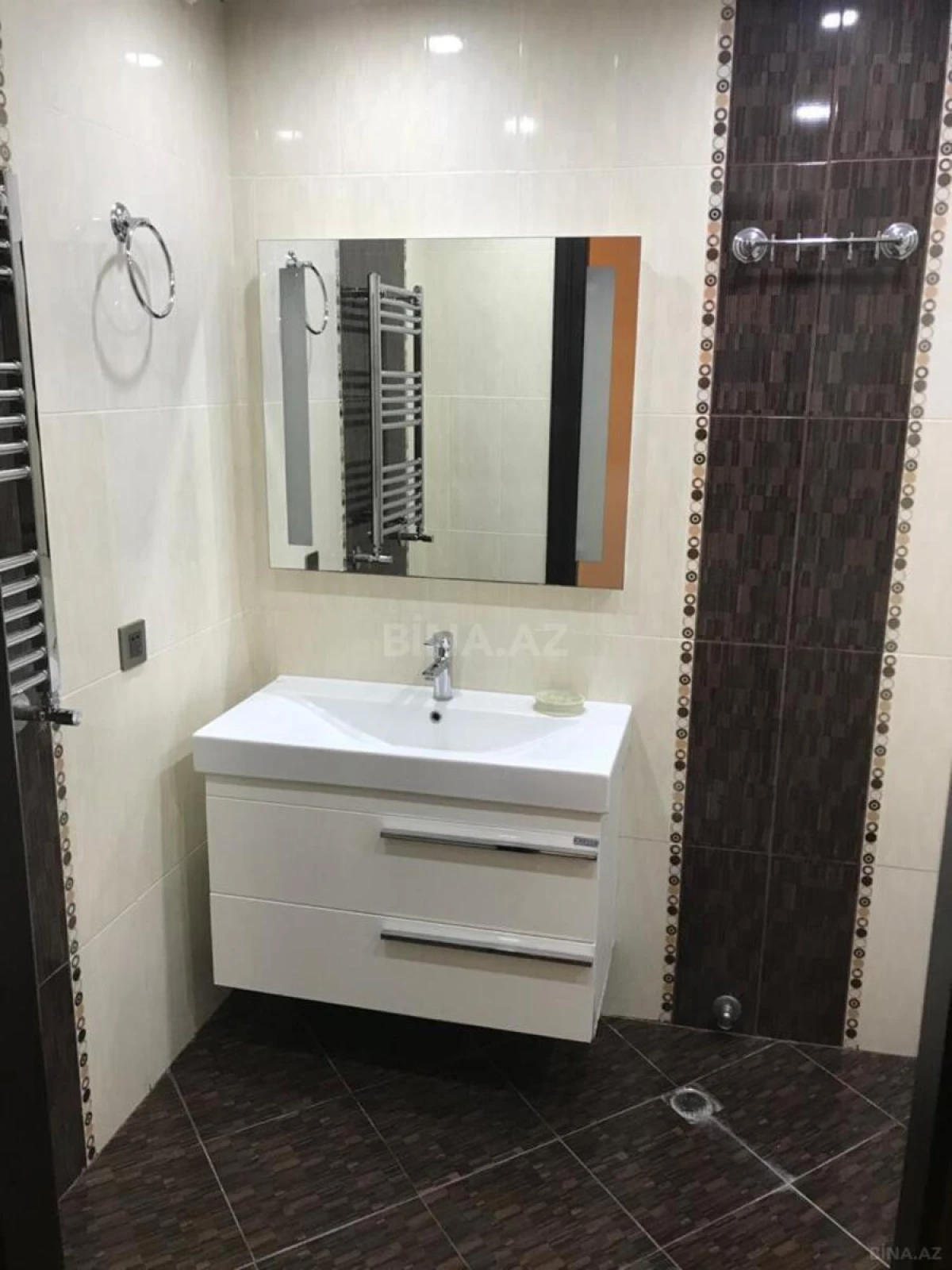 Satılır 2 otaqlı mənzil 95 m²