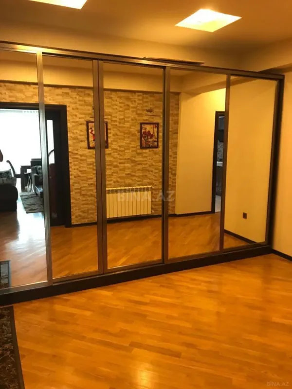Satılır 2 otaqlı mənzil 95 m²