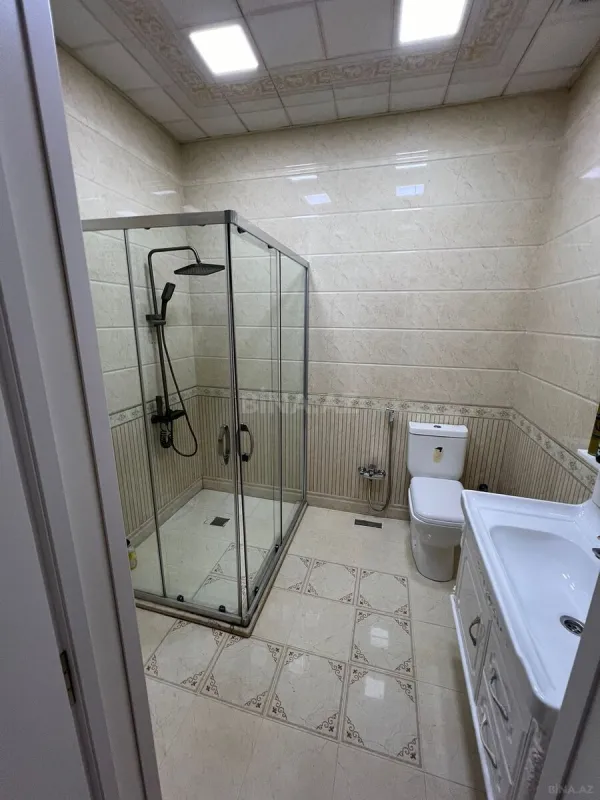 Satılır 4 otaqlı mənzil 175 m²
