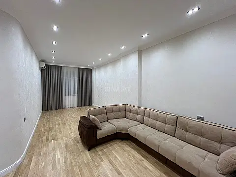 Satılır 4 otaqlı mənzil 175 m²