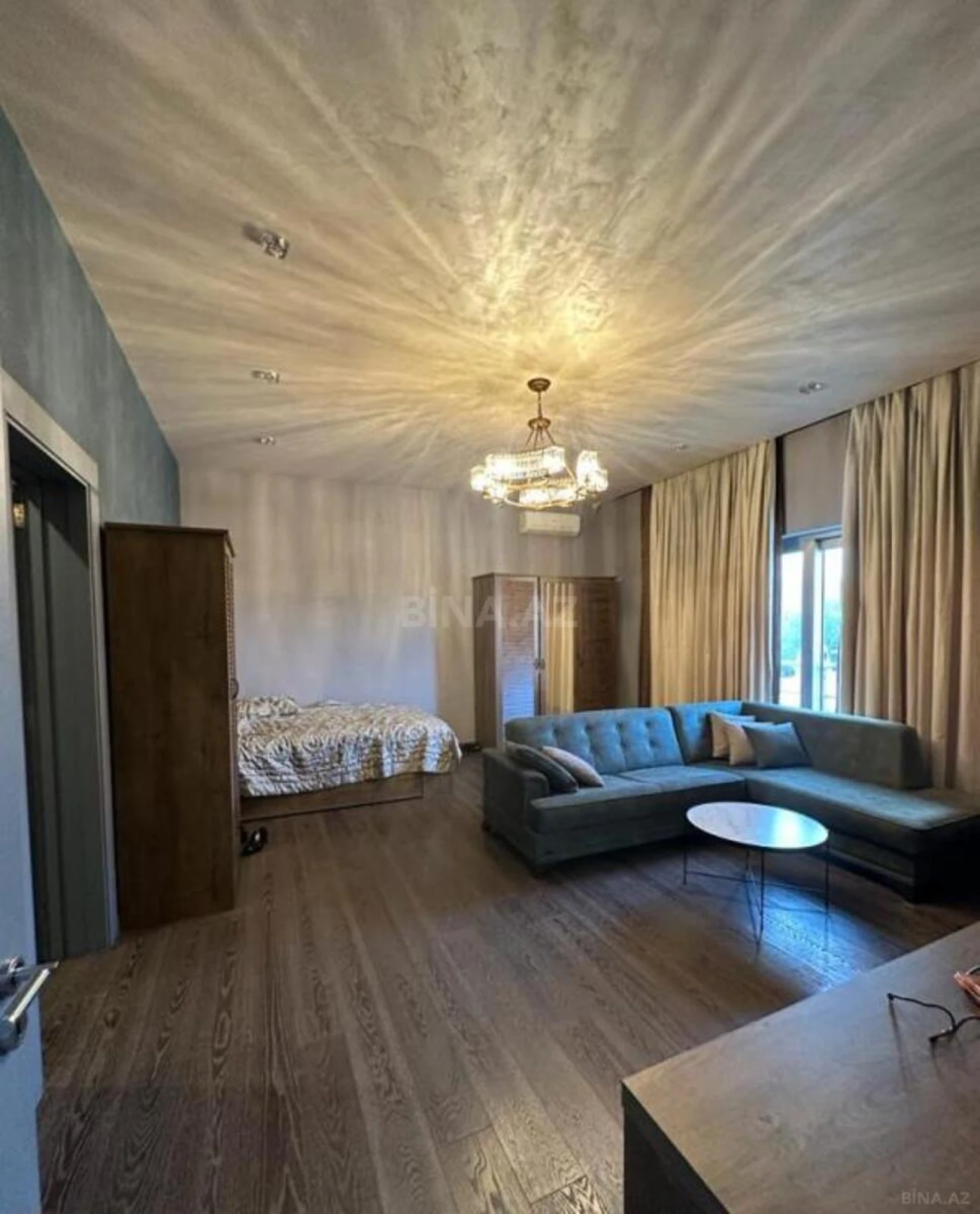 Satılır 10 otaqlı həyət evi 750 m²