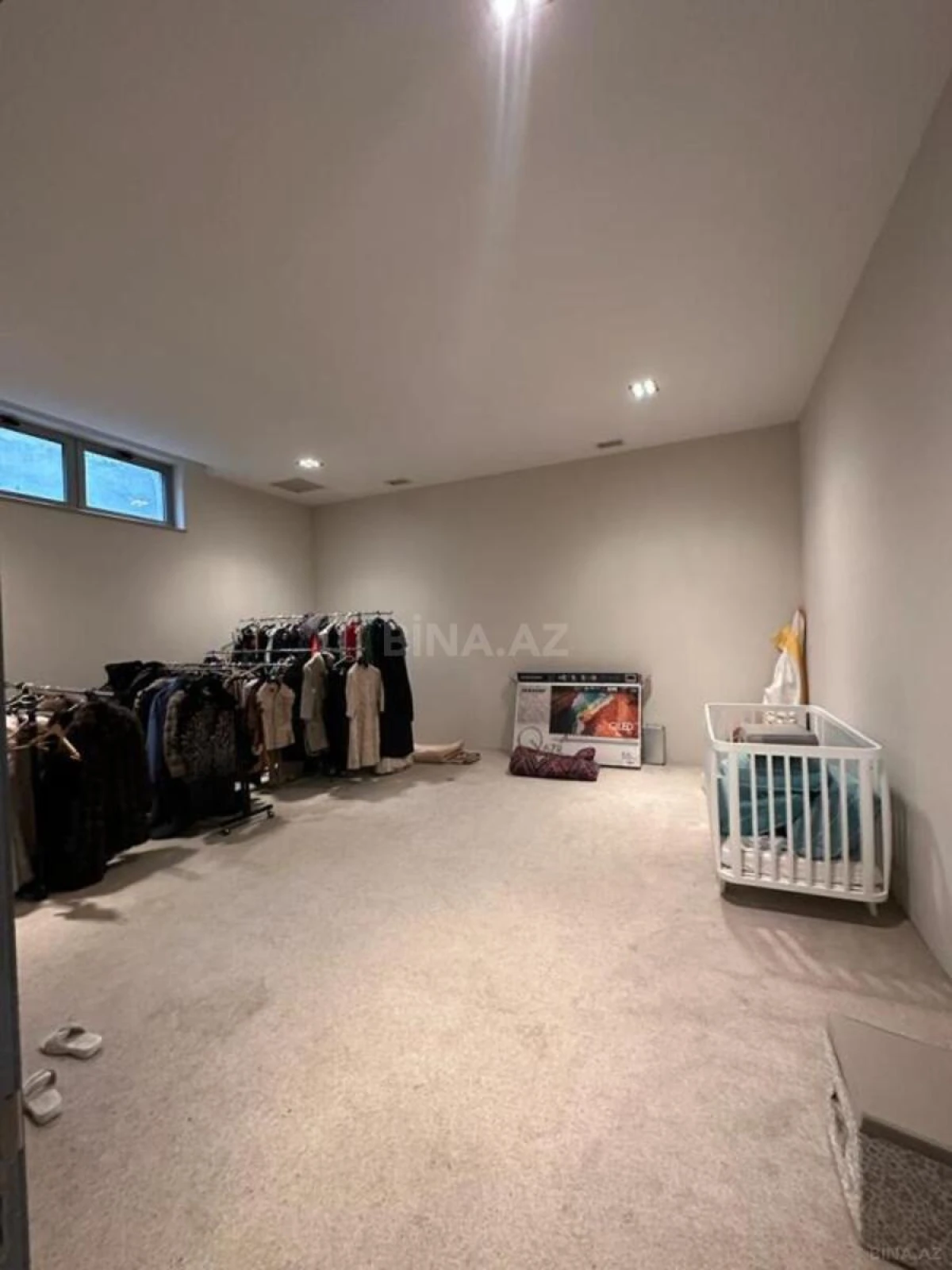 Satılır 10 otaqlı həyət evi 750 m²